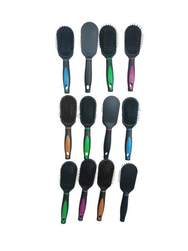 Cepillo-para-pelo-neumatico-ovalado-colores-surtidos-12-unidades-fondo-blanco.jpg Doce cepillos de pelo neumáticos ovalados en colores surtidos