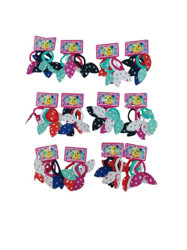Set de 12 tarjetas con colitas elastizadas para el pelo con orejitas estampadas con estrellas en varios colores.