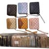 Billeteras pequeñas con estampado de monograma en varios colores con paquete cerrado al por mayor